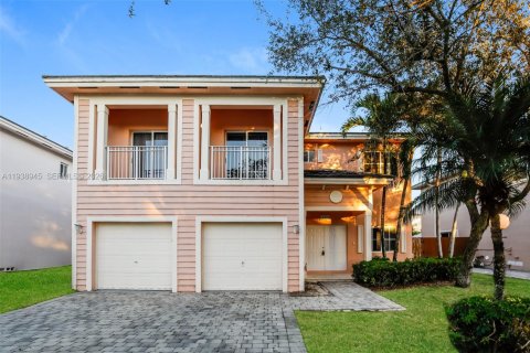 House in Homestead, Florida 4 bedrooms, 247.68 sq.m. № 1996725