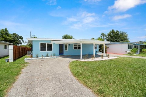 House in Gulfport, Florida 3 bedrooms, 148.27 sq.m. № 1866717 - photo 4