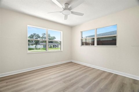 House in Gulfport, Florida 3 bedrooms, 148.27 sq.m. № 1866717 - photo 23