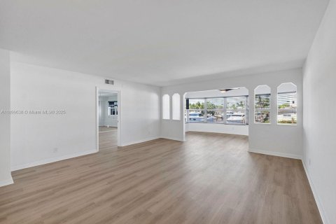 Condo in Fort Lauderdale, Florida, 2 bedrooms  № 1963212 - photo 25