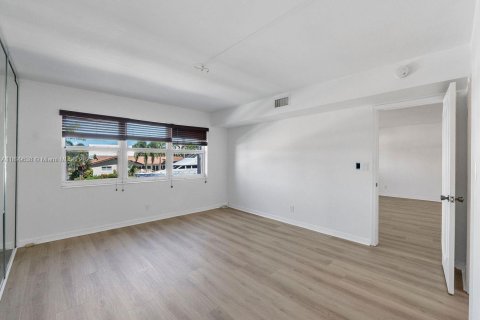 Condo in Fort Lauderdale, Florida, 2 bedrooms  № 1963212 - photo 27