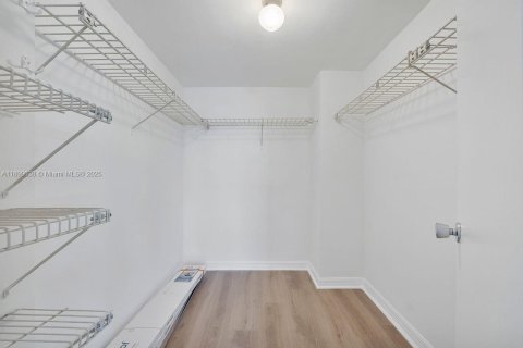 Condo in Fort Lauderdale, Florida, 2 bedrooms  № 1963212 - photo 29