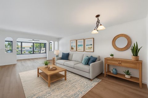 Condo in Fort Lauderdale, Florida, 2 bedrooms  № 1963212 - photo 4