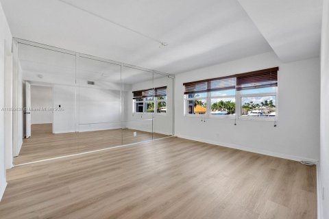 Condo in Fort Lauderdale, Florida, 2 bedrooms  № 1963212 - photo 26