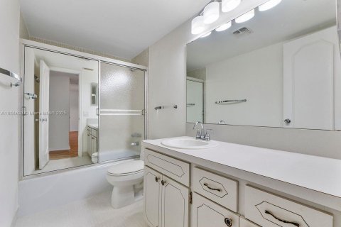 Condo in Fort Lauderdale, Florida, 2 bedrooms  № 1963212 - photo 15