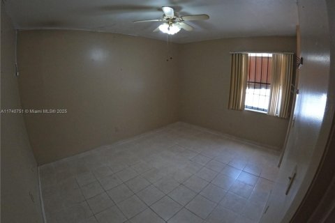 Condo in Miami, Florida, 2 bedrooms  № 1940599 - photo 10