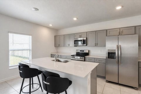 Villa ou maison à vendre à Eagle Lake, Floride: 4 chambres, 187.2 m2 № 2389291 - photo 6