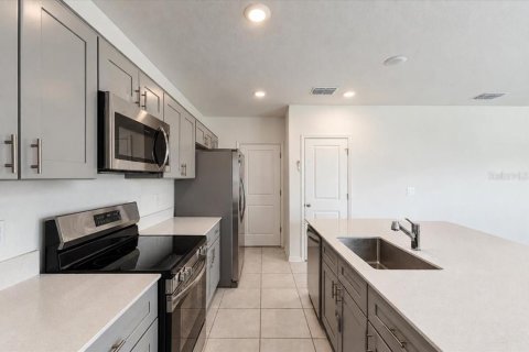 Villa ou maison à vendre à Eagle Lake, Floride: 4 chambres, 187.2 m2 № 2389291 - photo 8