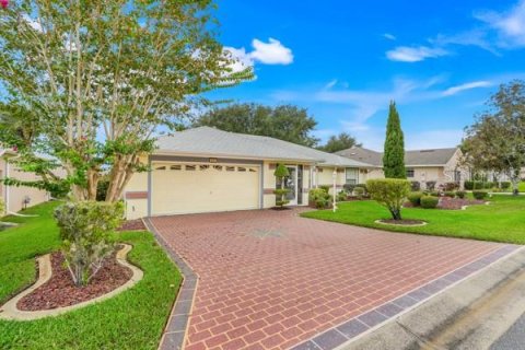 House in Leesburg, Florida 3 bedrooms, 191.84 sq.m. № 1915418 - photo 2
