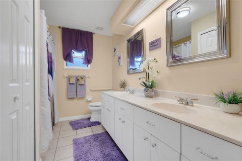 House in Leesburg, Florida 3 bedrooms, 191.84 sq.m. № 1915418 - photo 16