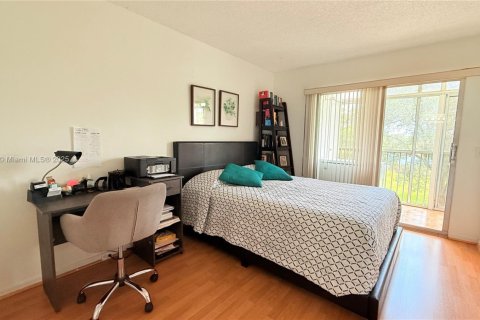 Condominio en venta en Pembroke Pines, Florida, 2 dormitorios, 88.54 m2 № 1861189 - foto 20