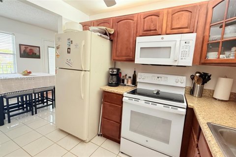 Condominio en venta en Pembroke Pines, Florida, 2 dormitorios, 88.54 m2 № 1861189 - foto 4