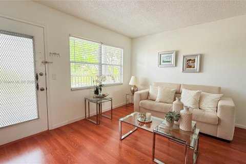 Condominio en venta en Pembroke Pines, Florida, 2 dormitorios, 88.54 m2 № 1861189 - foto 7