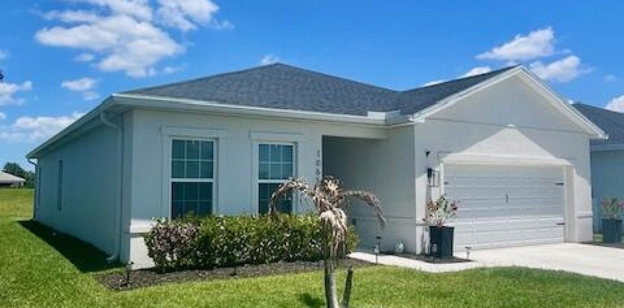 Casa en Port St. Lucie, Florida 3 dormitorios, 168.62 m2 № 2245669