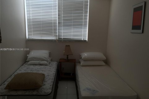 Condominio en venta en North Miami Beach, Florida, 2 dormitorios, 100.8 m2 № 2003640 - foto 11