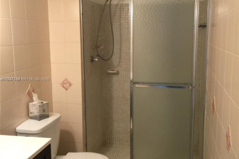 Condominio en venta en North Miami Beach, Florida, 2 dormitorios, 100.8 m2 № 2003640 - foto 16