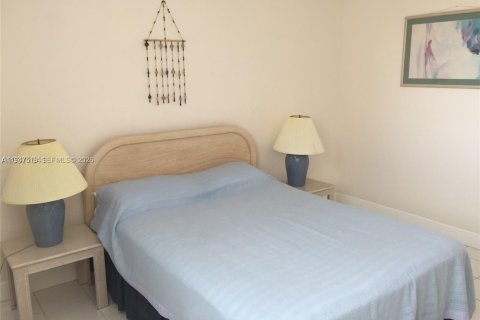 Condominio en venta en North Miami Beach, Florida, 2 dormitorios, 100.8 m2 № 2003640 - foto 15