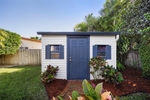 Casa en alquiler en Miami, Florida, 3 dormitorios, 169.64 m2 № 2010812 - foto 17