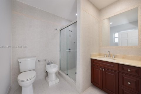 Casa en alquiler en Miami, Florida, 3 dormitorios, 169.64 m2 № 2010812 - foto 13