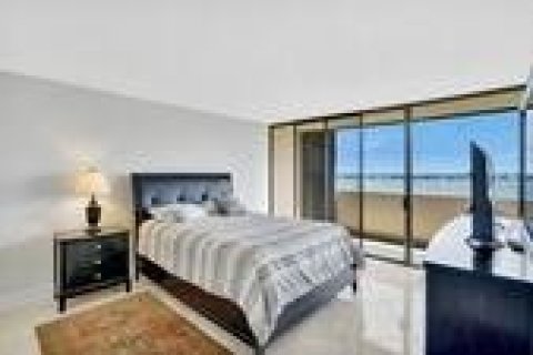 Condo in West Palm Beach, Florida, 2 bedrooms  № 1072464 - photo 1
