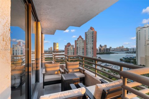 Condominio en venta en Aventura, Florida, 2 dormitorios, 118.08 m2 № 1993521 - foto 30