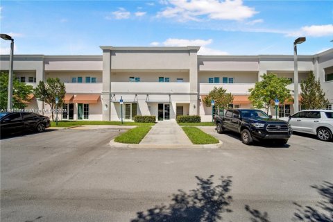 Commercial property in Miramar, Florida № 1862198 - photo 1