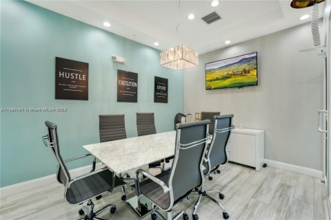 Commercial property in Miramar, Florida № 1862198 - photo 14