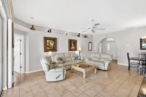 House in Sarasota, Florida 3 bedrooms, 151.8 sq.m. № 2110111 - photo 23