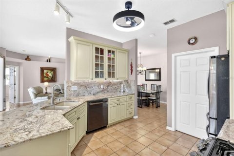 House in Sarasota, Florida 3 bedrooms, 151.8 sq.m. № 2110111 - photo 25