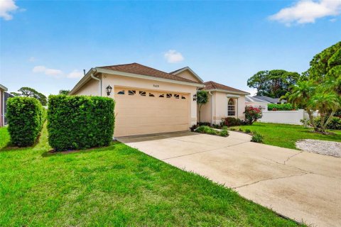 House in Sarasota, Florida 3 bedrooms, 151.8 sq.m. № 2110111 - photo 11