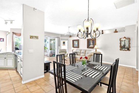 House in Sarasota, Florida 3 bedrooms, 151.8 sq.m. № 2110111 - photo 21