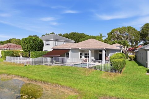 Villa ou maison à vendre à Weston, Floride: 3 chambres, 151.52 m2 № 2029161 - photo 6