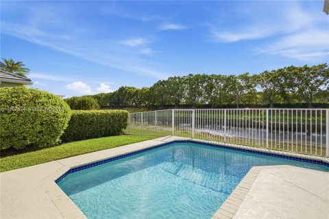 Villa ou maison à vendre à Weston, Floride: 3 chambres, 151.52 m2 № 2029161 - photo 15