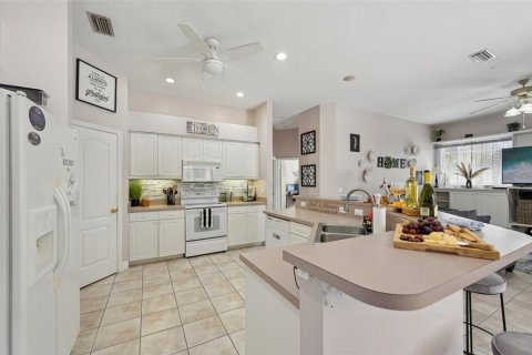 House in Bradenton, Florida 4 bedrooms, 196.95 sq.m. № 1724232 - photo 12