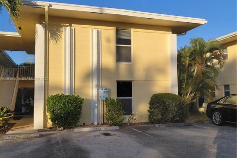 Copropriété à louer à North Palm Beach, Floride: 1 chambre, 63.55 m2 № 1983809 - photo 1