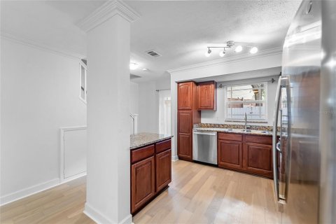 Townhouse in Tampa, Florida 2 bedrooms, 94.76 sq.m. № 2156383 - photo 11