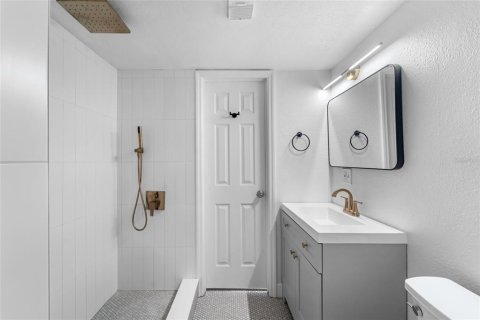 Townhouse in Tampa, Florida 2 bedrooms, 94.76 sq.m. № 2156383 - photo 19