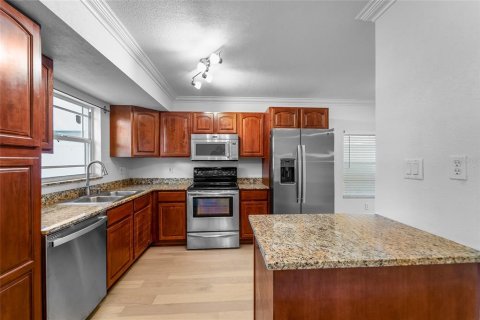 Townhouse in Tampa, Florida 2 bedrooms, 94.76 sq.m. № 2156383 - photo 7