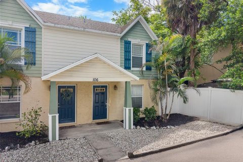 Townhouse in Tampa, Florida 2 bedrooms, 94.76 sq.m. № 2156383 - photo 2