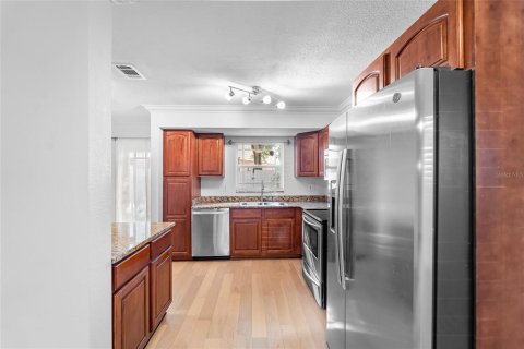 Townhouse in Tampa, Florida 2 bedrooms, 94.76 sq.m. № 2156383 - photo 10