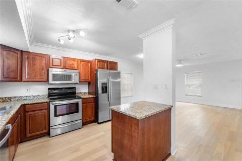 Townhouse in Tampa, Florida 2 bedrooms, 94.76 sq.m. № 2156383 - photo 8