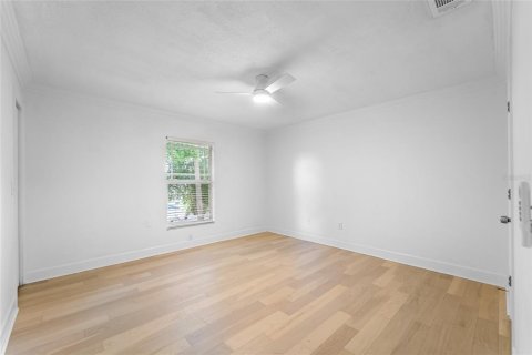 Townhouse in Tampa, Florida 2 bedrooms, 94.76 sq.m. № 2156383 - photo 14