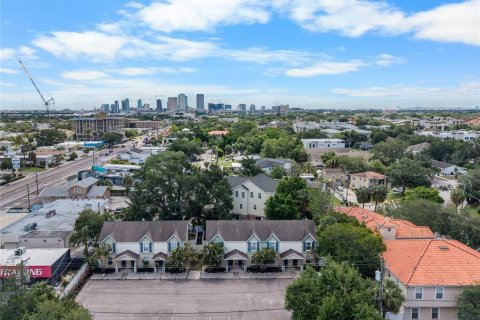 Townhouse in Tampa, Florida 2 bedrooms, 94.76 sq.m. № 2156383 - photo 4