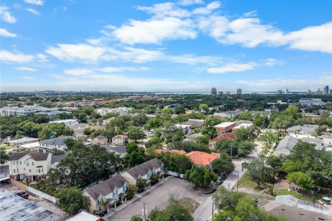 Townhouse in Tampa, Florida 2 bedrooms, 94.76 sq.m. № 2156383 - photo 5