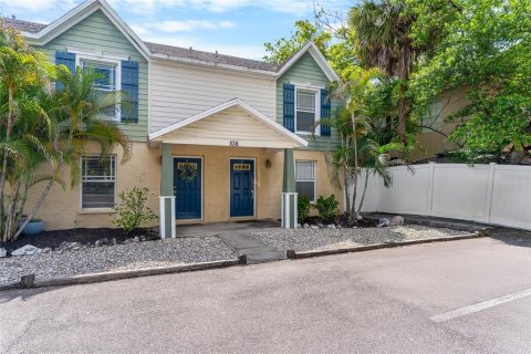 Townhouse in Tampa, Florida 2 bedrooms, 94.76 sq.m. № 2156383 - photo 26