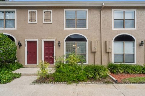 Townhouse in Winter Springs, Florida 2 bedrooms, 107.4 sq.m. № 2291878