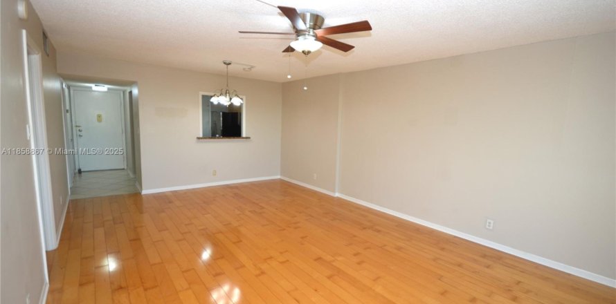 Condominio en Plantation, Florida, 1 dormitorio № 1889672