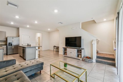 Adosado en venta en Wesley Chapel, Florida, 3 dormitorios, 155.43 m2 № 1919183 - foto 16
