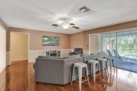 House in Coral Springs, Florida 4 bedrooms, 226.59 sq.m. № 2191696 - photo 7