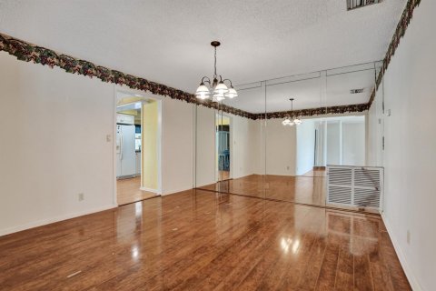 House in Coral Springs, Florida 4 bedrooms, 226.59 sq.m. № 2191696 - photo 15